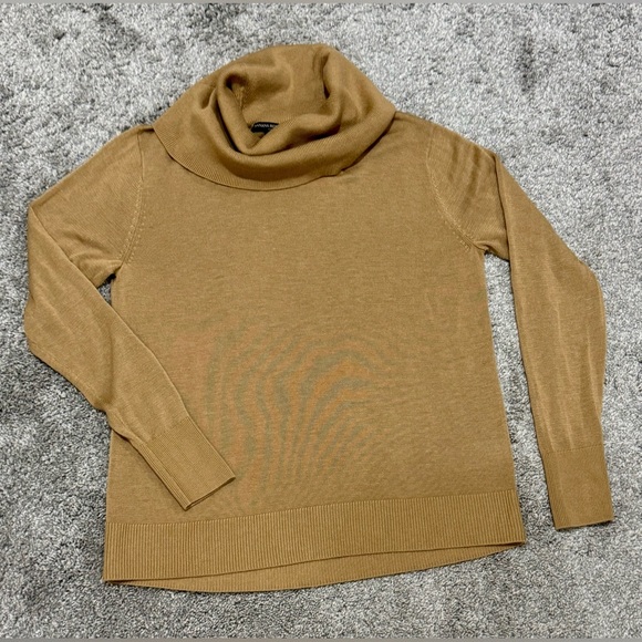 NWT-Banana Republic Knit Skirt Set-Camel-Size Medium - Picture 3 of 9